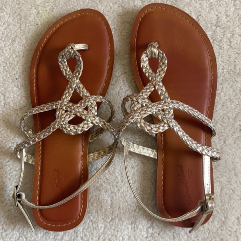 Universal Thread Brown Sandals